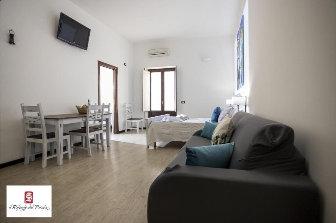 Il Rifugio Del Pirata Apartment Трапани Екстериор снимка