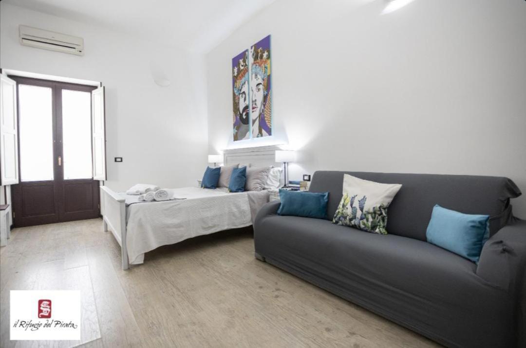 Il Rifugio Del Pirata Apartment Трапани Екстериор снимка