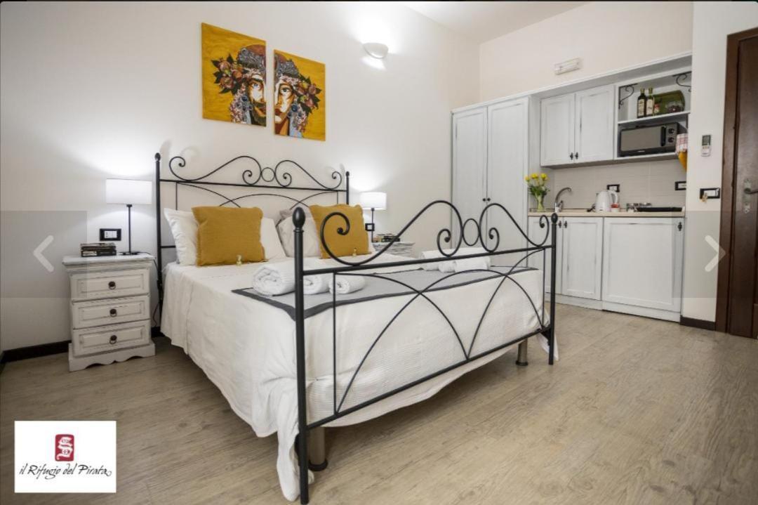 Il Rifugio Del Pirata Apartment Трапани Екстериор снимка